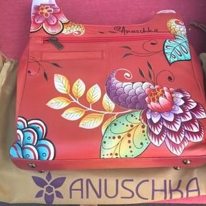 Brand New Anuschka